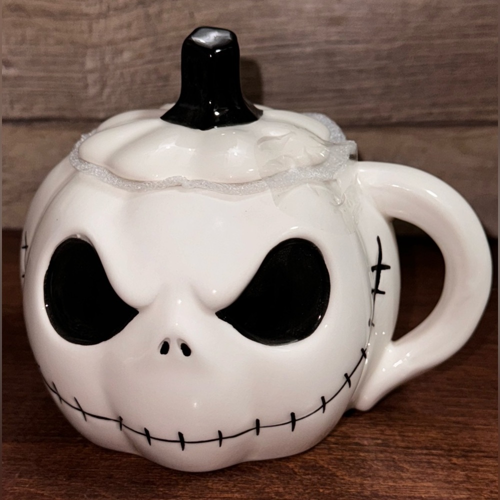 Cute 🥰 Disney's The Nightmare Before Christmas Jack Skellington Mug with Lid